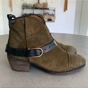 Pikolinos Baqueira Fall Autumn Olive Suede Buckle Western Rodeo Ankle Booties